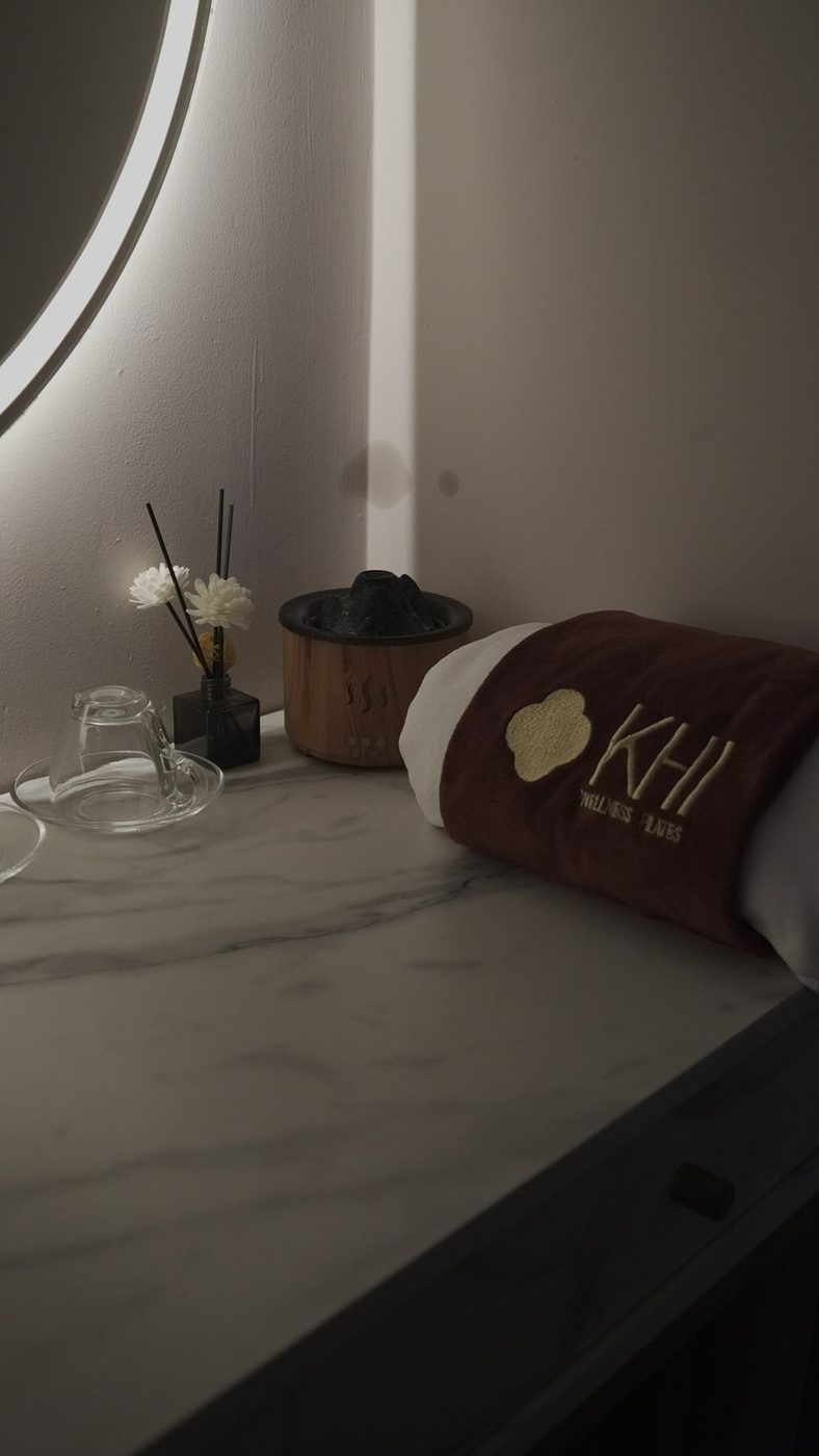 Towels and essential oils at KHI