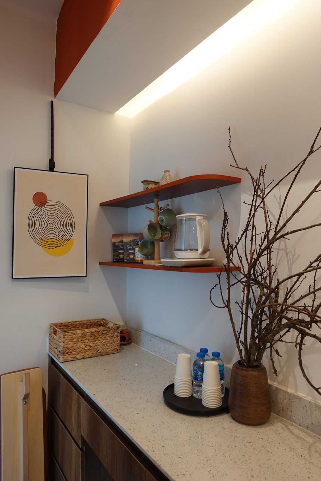 The tea and water station